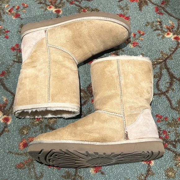 UGG sand color boots - Picture 4 of 6